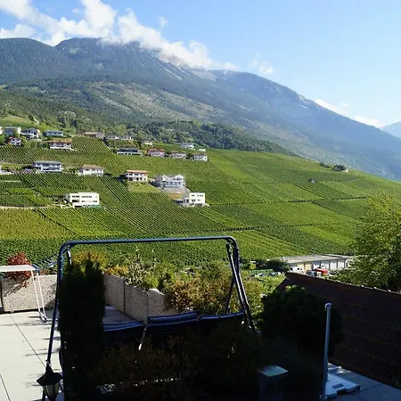 Chez Les Dudu