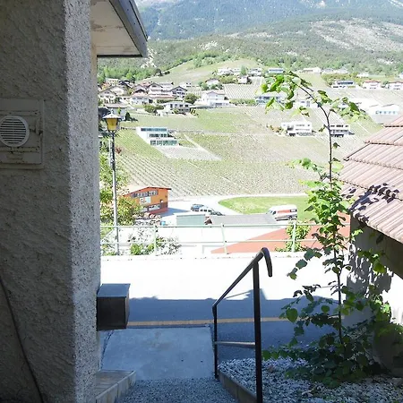 Chez Les Dudu Bed and Breakfast